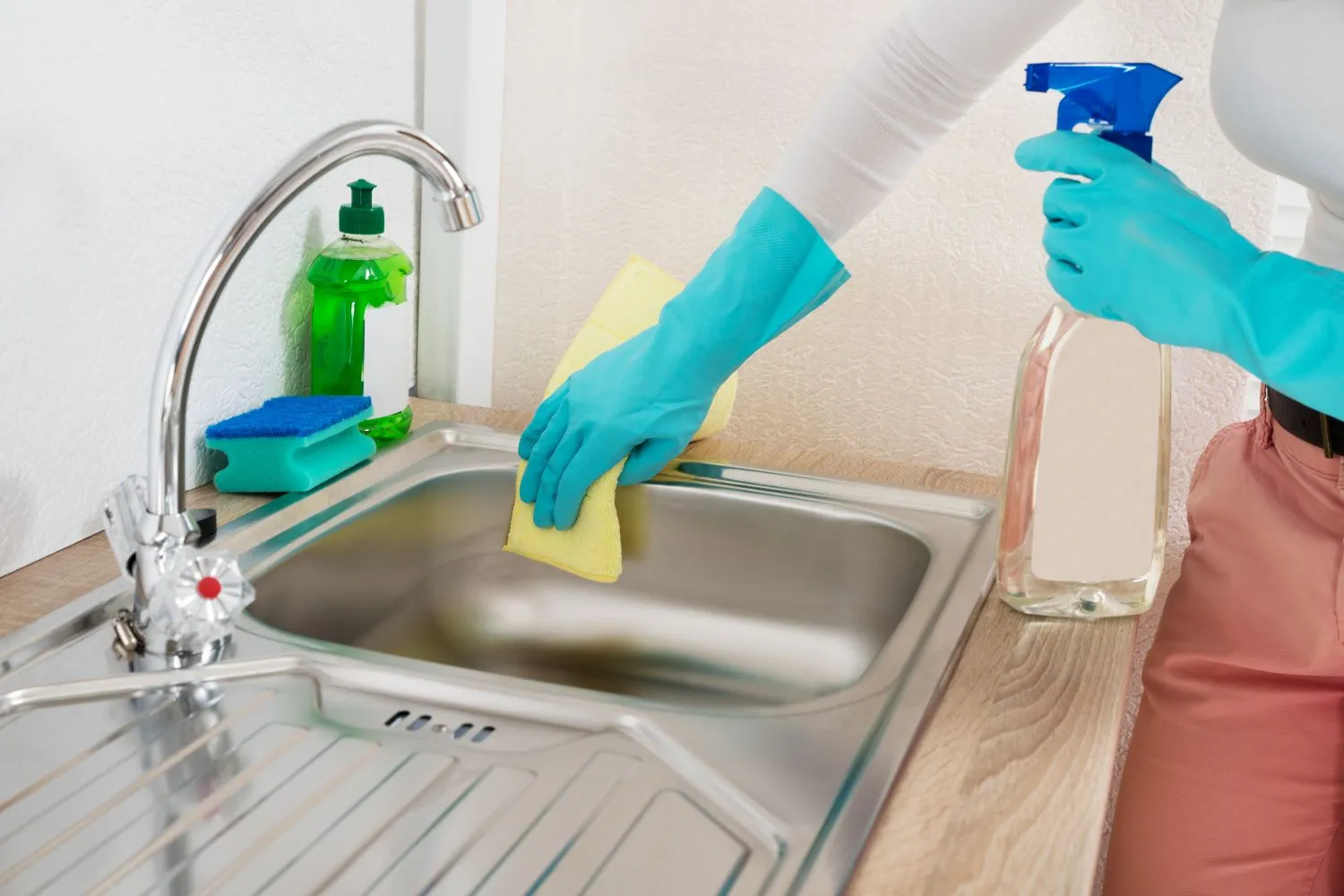 Stay In Control Everyday With These 12 Super Quick Cleaning Tasks