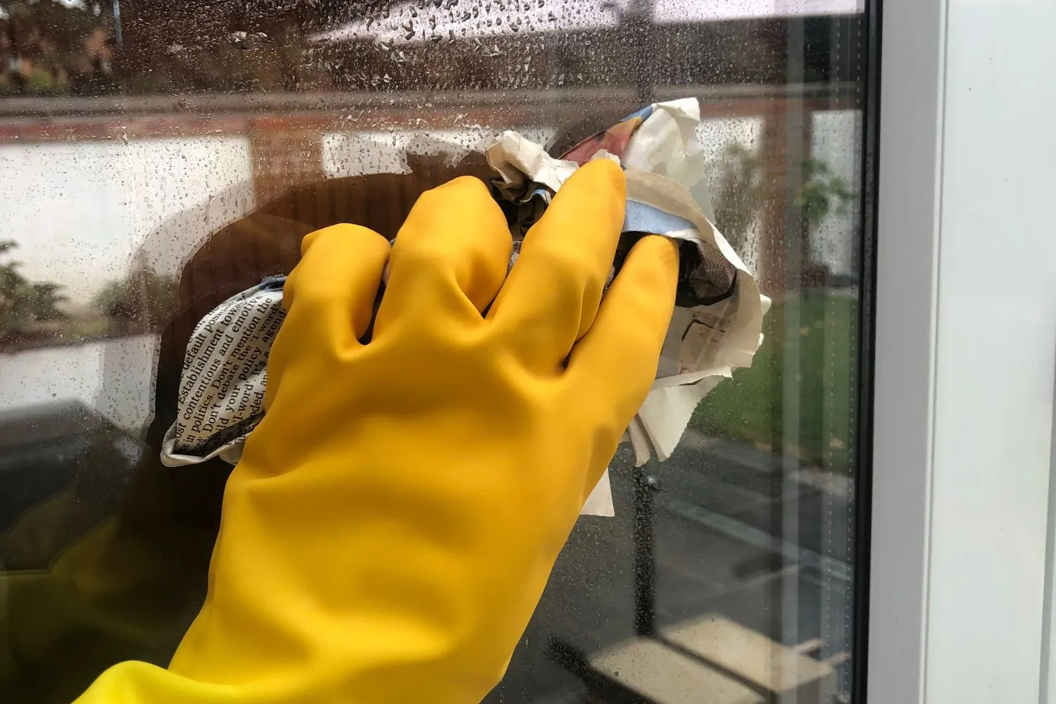 How to Clean Windows with Newspaper: Eco-Friendly Sparkle!