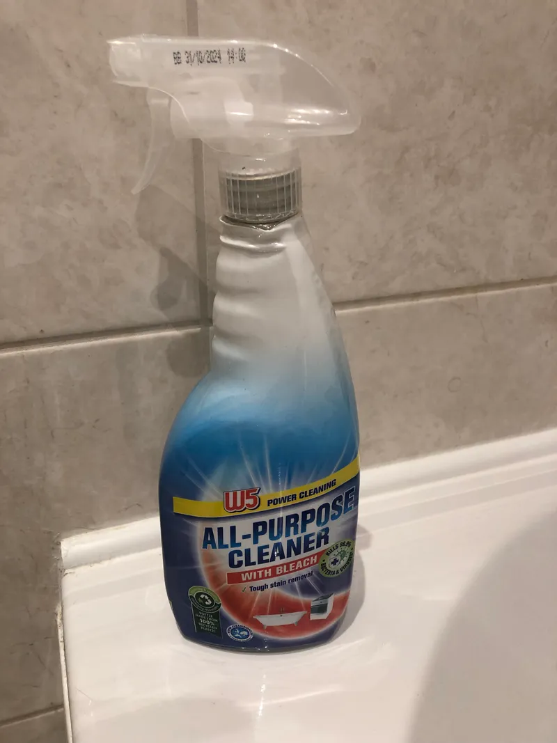 cleaner with bleach