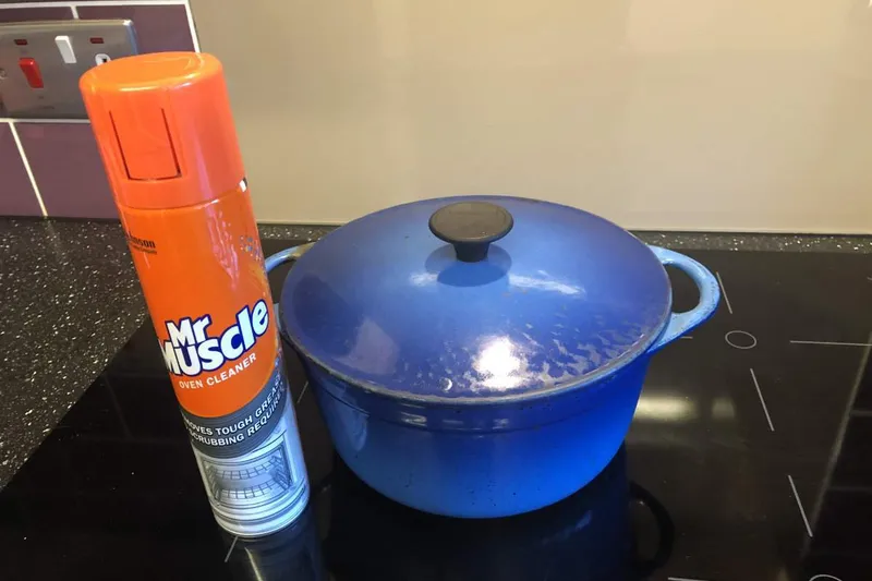 Cleaning a Le Creuset pot with oven cleaner