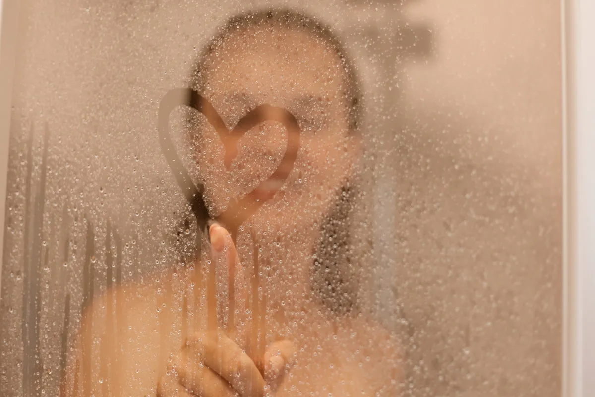 How Do Hotels Keep Glass Shower Doors Clean? (the secret is out!)