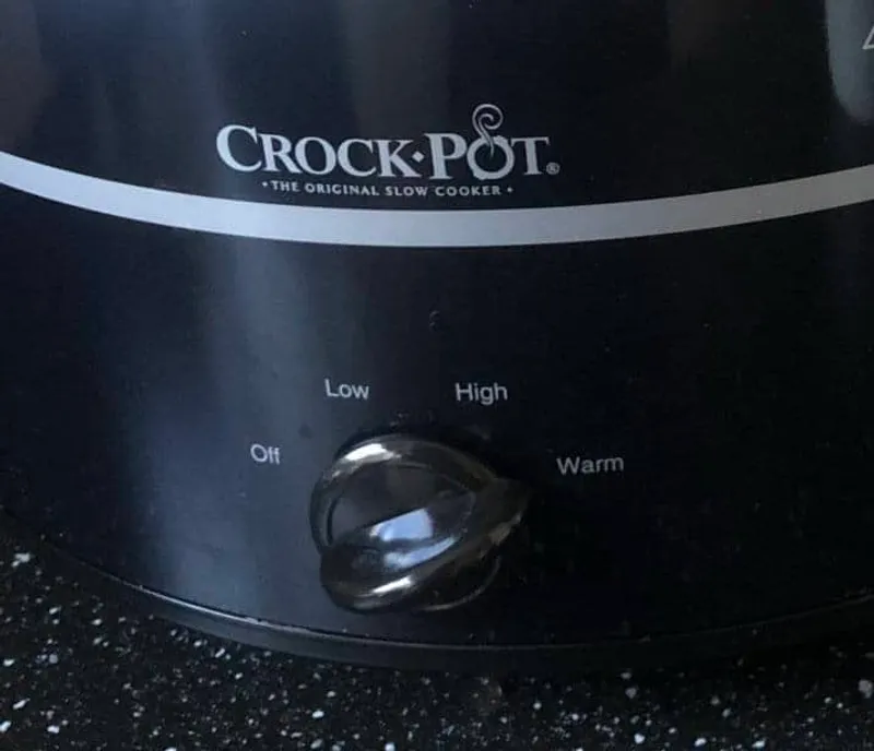 crockpot showing the dial