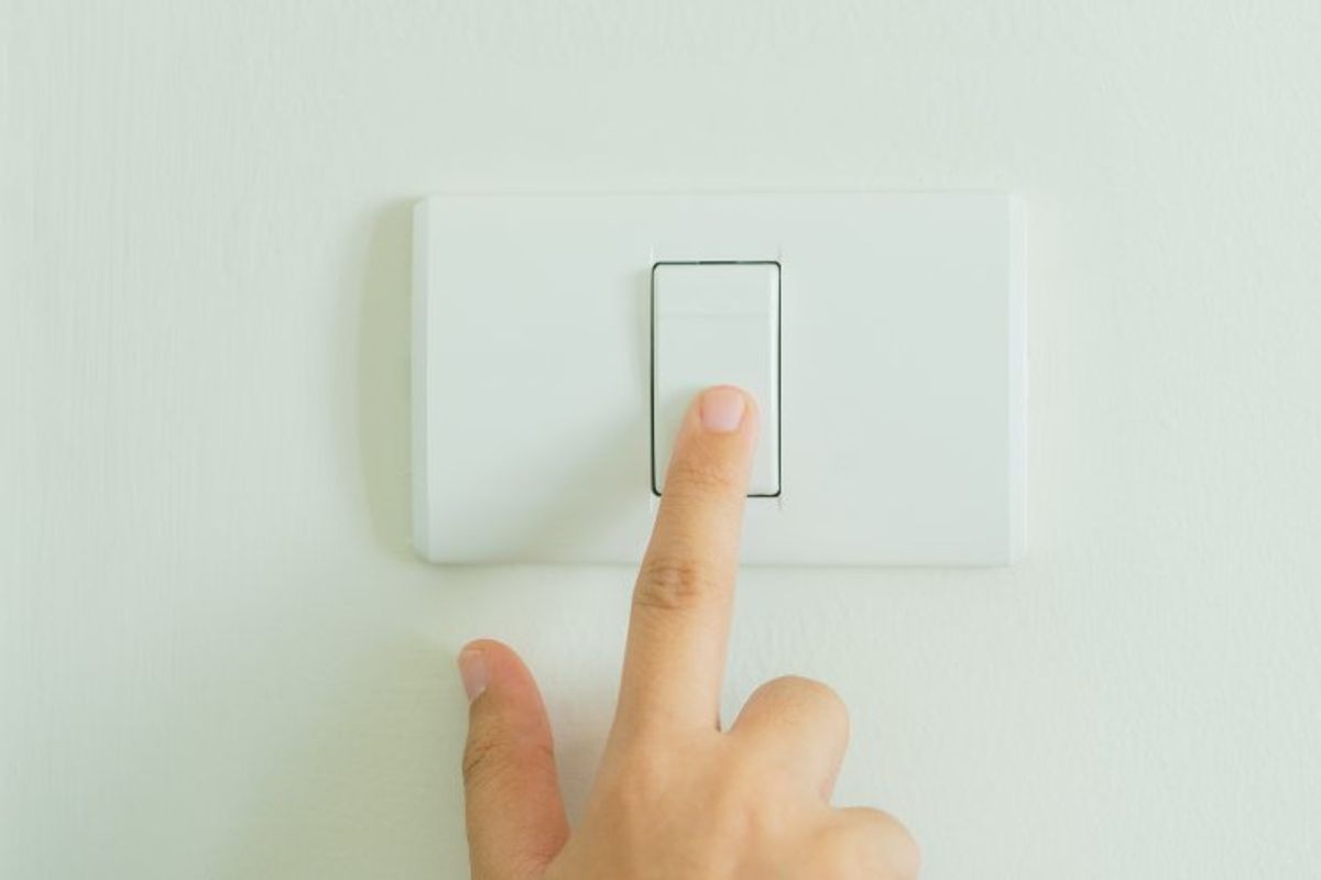 Saving Electricity by Turning Off Lights - Is it worth the bother ...