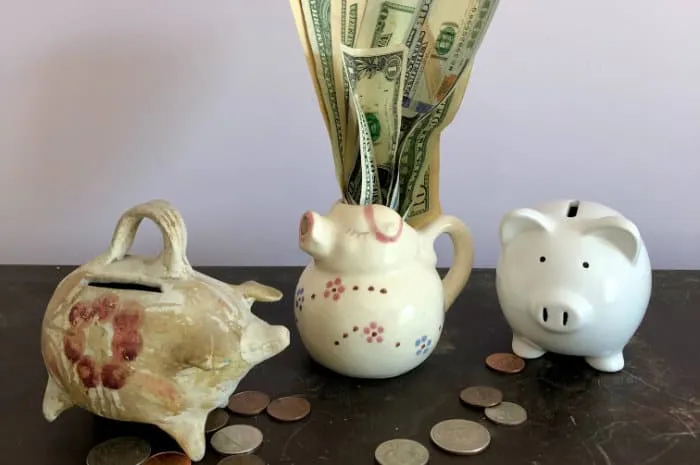 8 Tips On Being Frugal With Money and Living a Life You Love