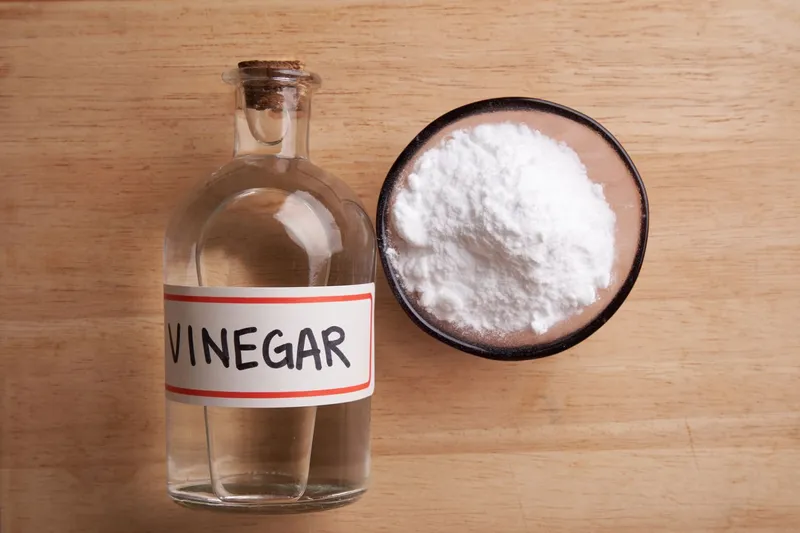 vinegar and washing soda crystals