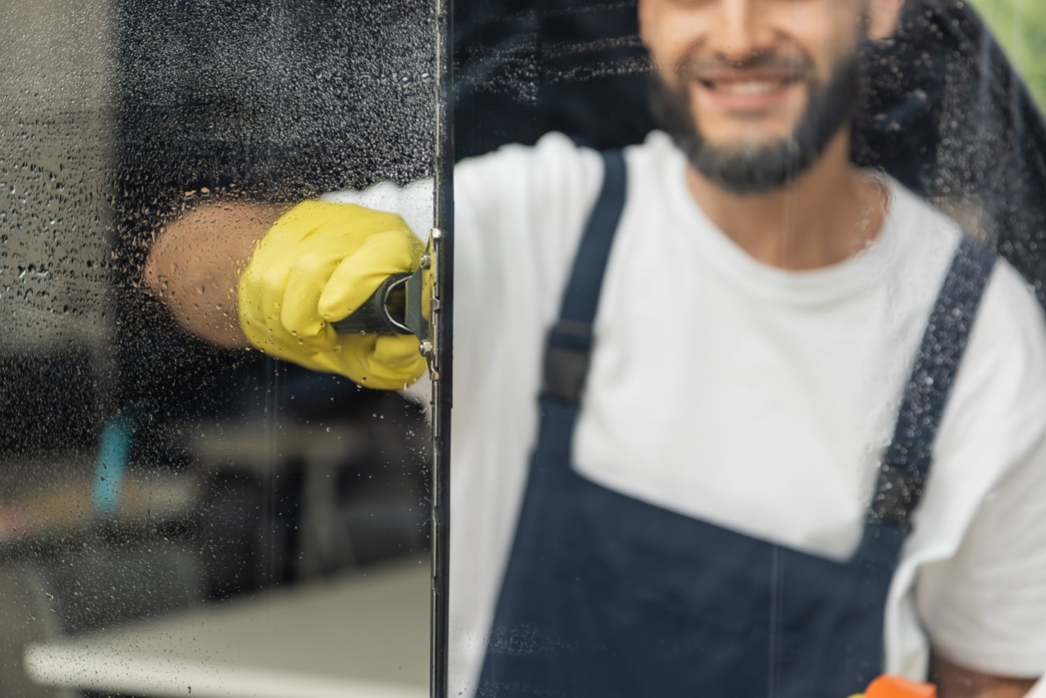 How to Get Streak-Free Windows- An Expert Guide - Sparkling Penny