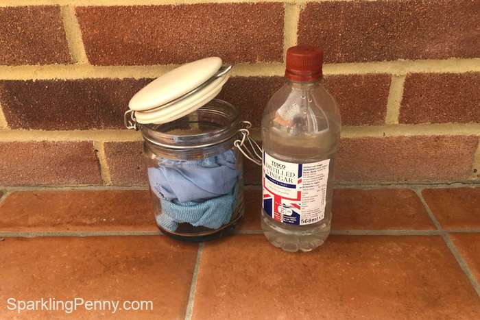 ingredients for homemade cleaning wipes