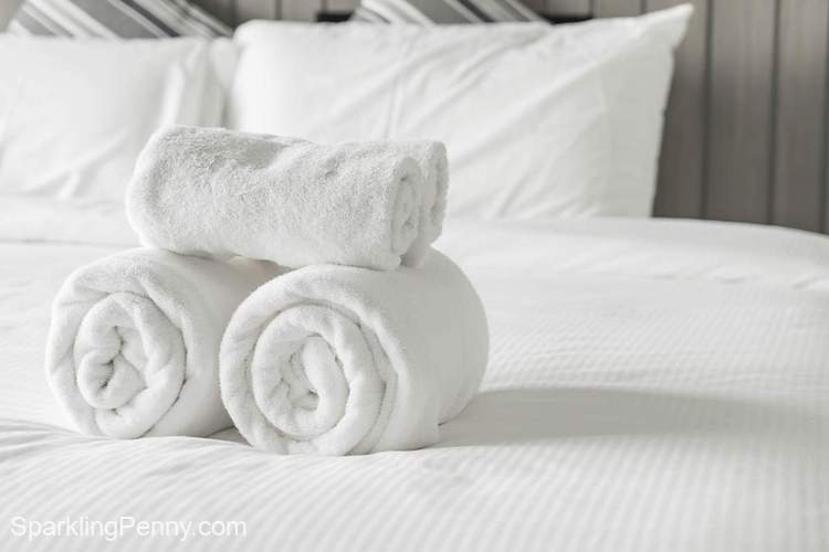 how do hotels keep their towels so white