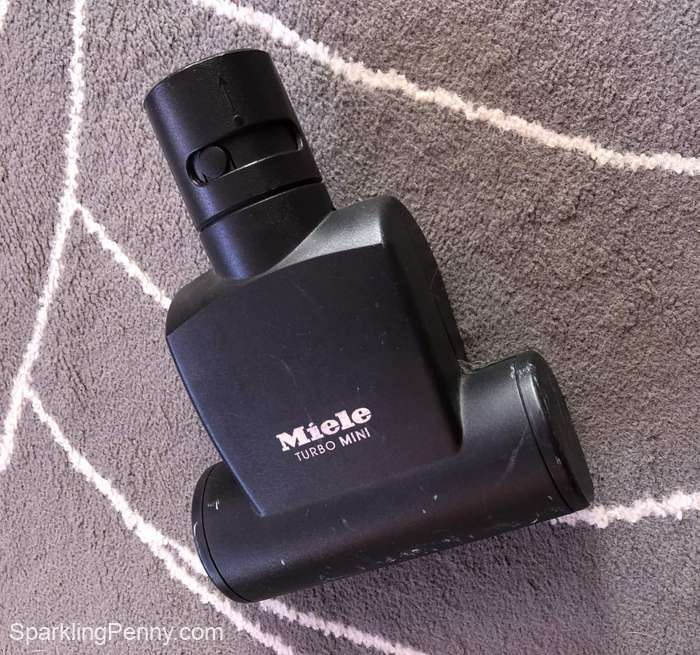 Miele vacuum attachment for removing pet hair