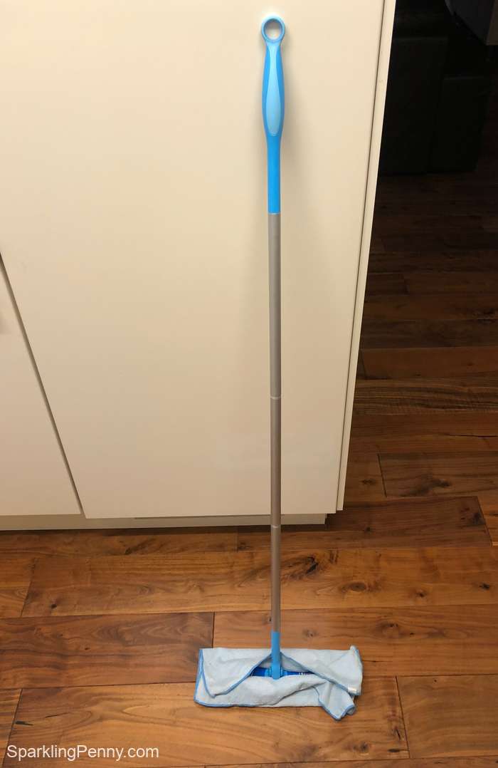 mop with microfiber cloth