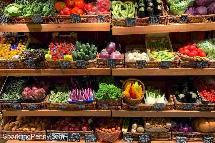 how to save money buying fruits and vegetables