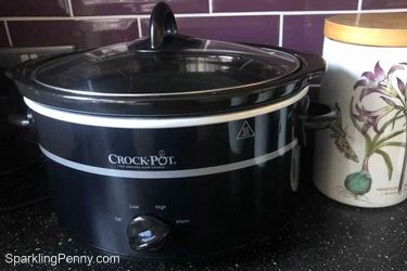 how to use a slow cooker to keep food warm
