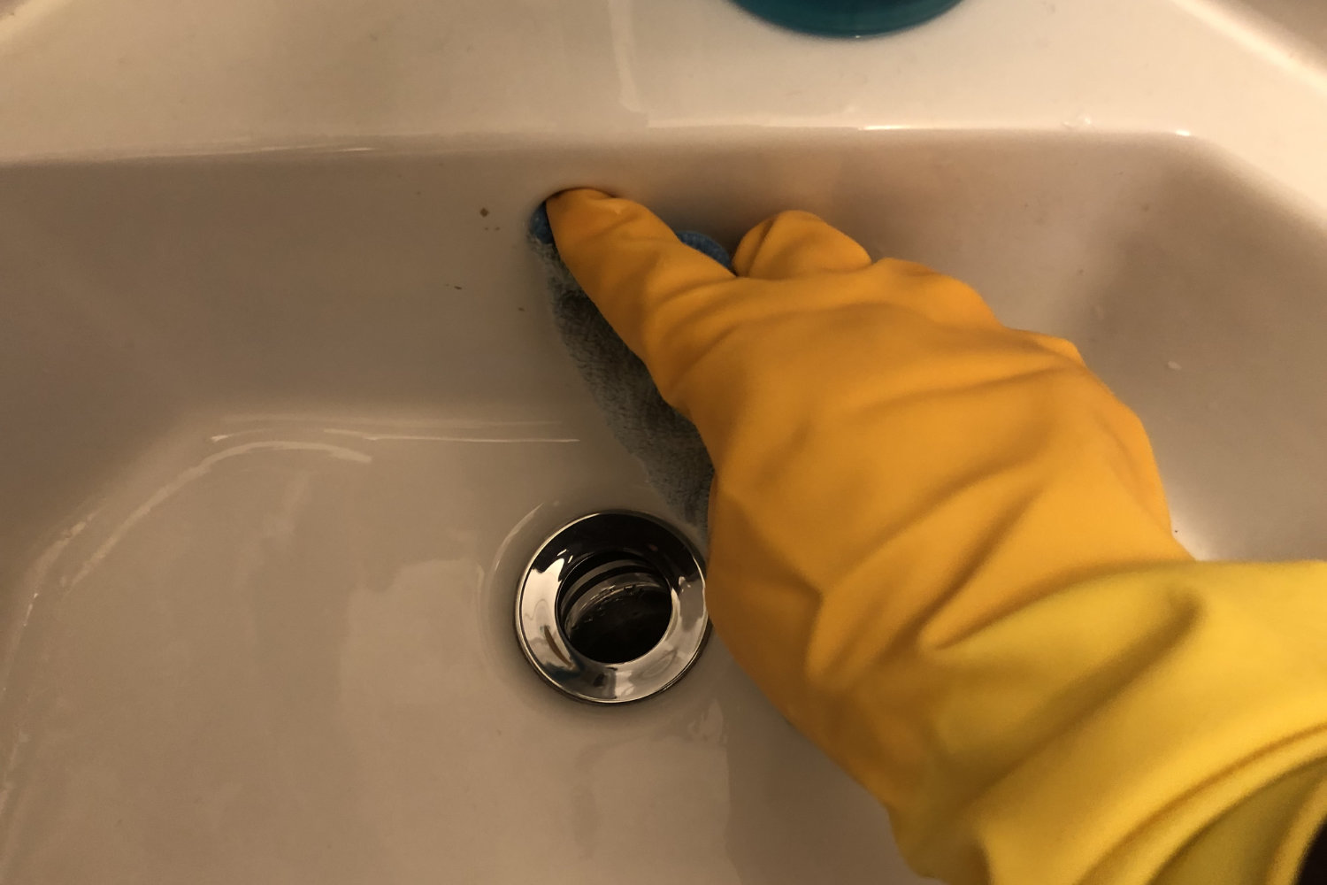 How To Clean Your Bathroom Sink Overflow Hole