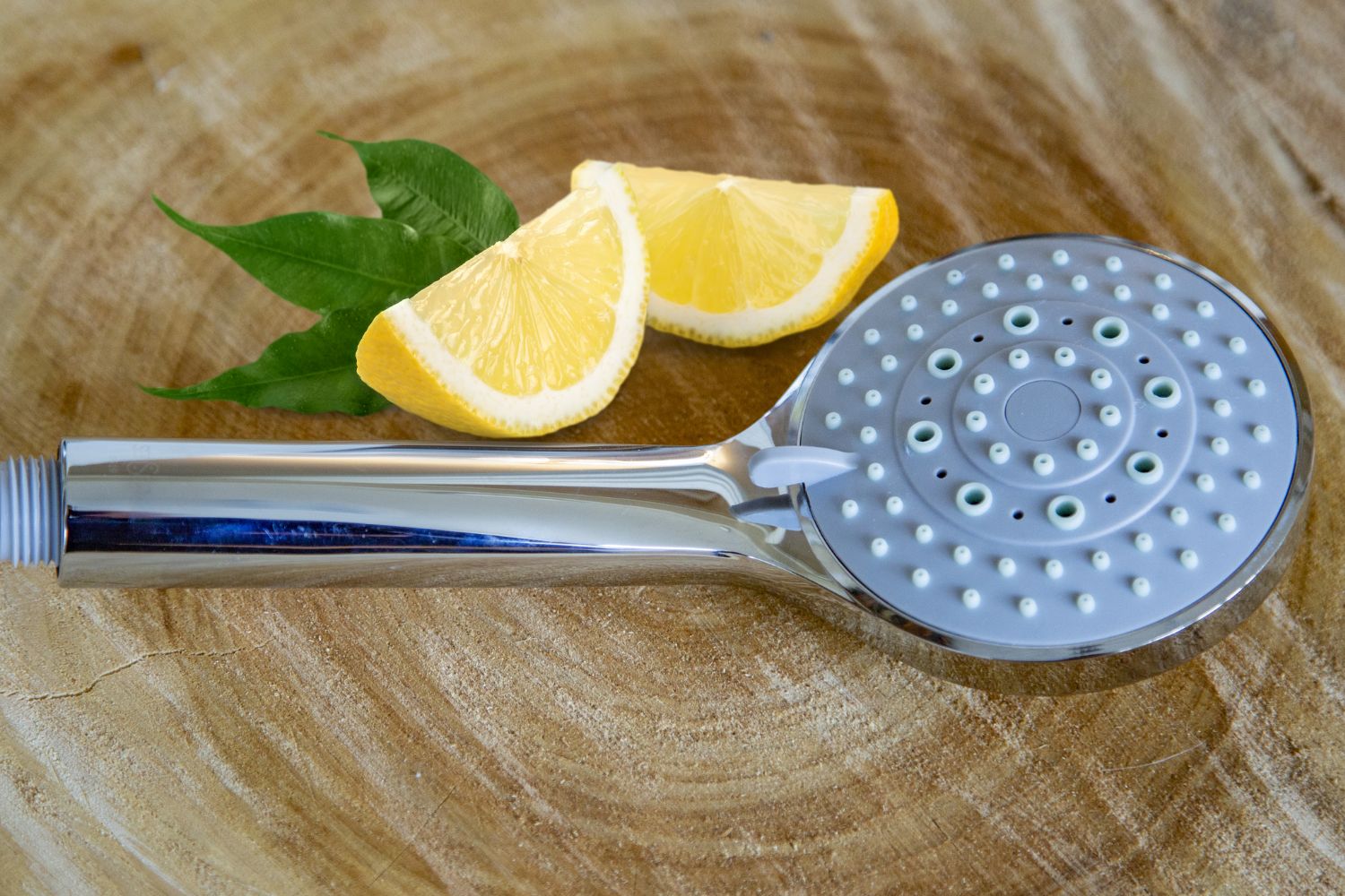 How to Clean a Shower Head With Lemon Juice